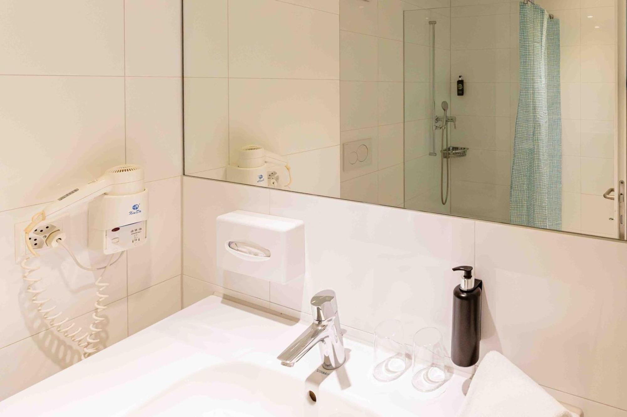 Lorentes Bern Airport Hotel 3*